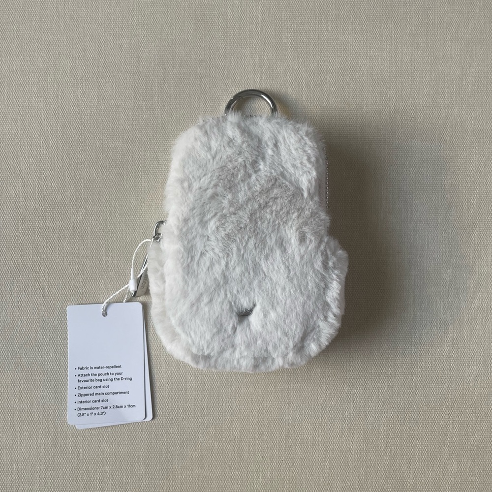 Lululemon Clippable Nano Pouch *Plush Fleece - Bone/Silver